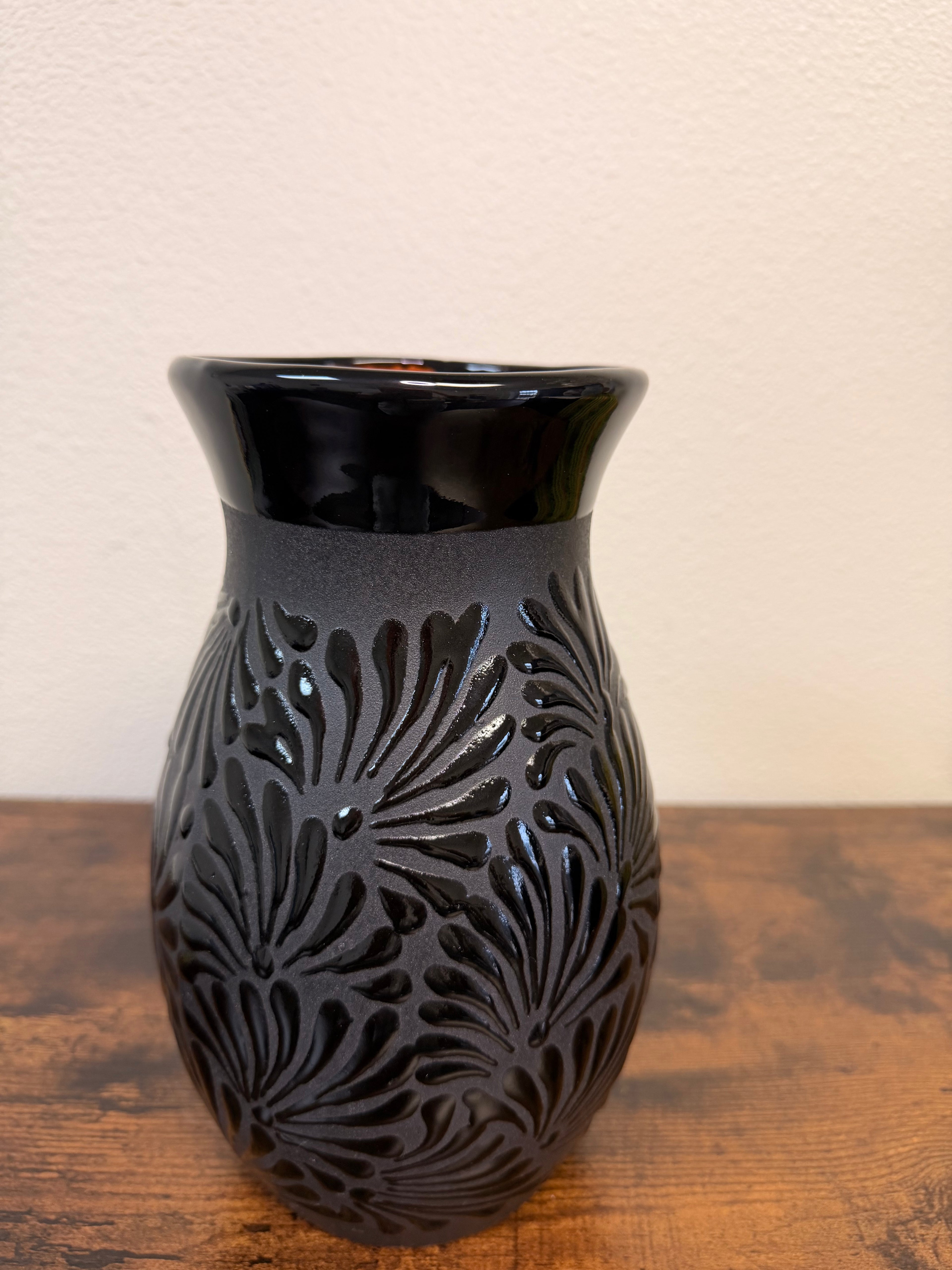 FLORERO ENGOBE, MEXICAN VASE